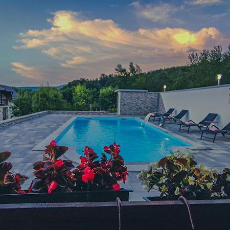 Holiday Home Emir Racic Esterno foto