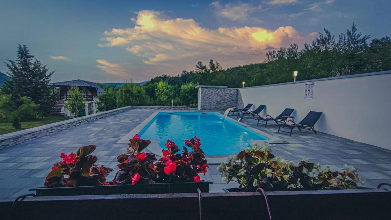 Holiday Home Emir Racic Esterno foto